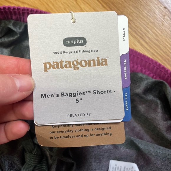 NWT Men’s Patagonia Baggies Shorts 5” - Sz L - Amaranth Pink - Picture 4 of 6